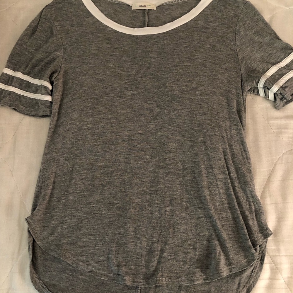 t-shirt - Picture 2 of 3